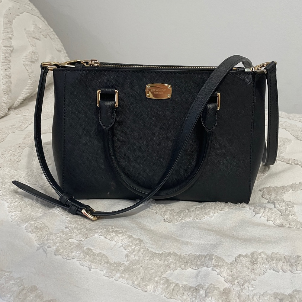 Excellent condition Michael Kors crossbody purse